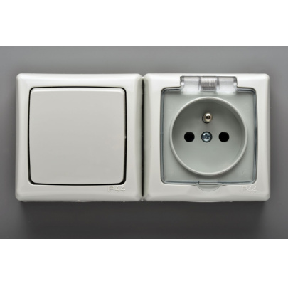  1x Domová zásuvka + 1x Prepínač R6 